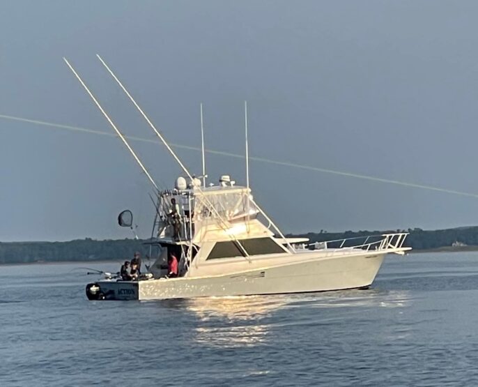 Fishing with the best aboard the Unreel Action 48-foot Viking.